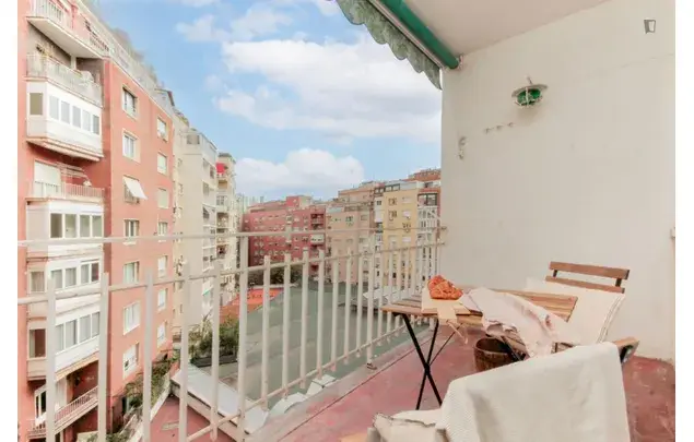 Alquiler Apartamento 6 Dormitorios Barcelona Estudiantes Trabajadores