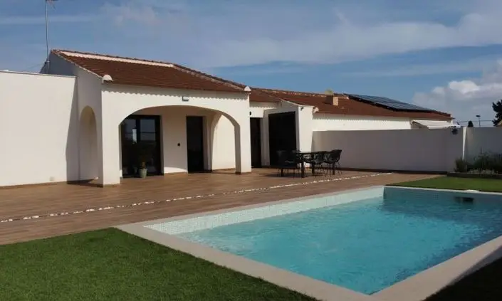 Chalet 3 Dormitorios Torrevieja Piscina Privada Reformado