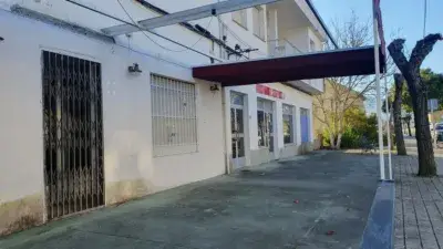 Chalet en venta en Sésamo con dos locales y terreno
