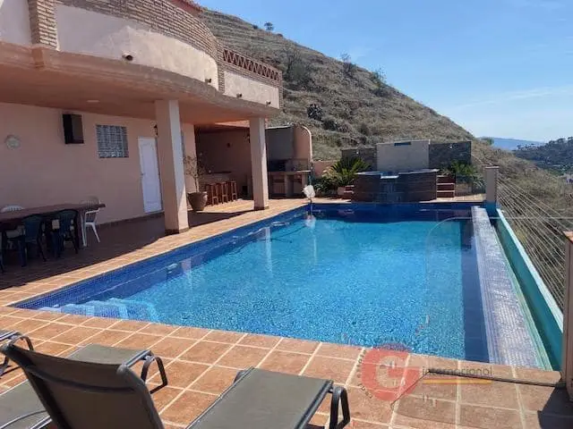 Chalet de Lujo en Almuñécar con Vistas al Mar 7 Dormitorios
