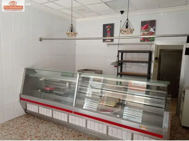Local Comercial en Alquiler Ensanche-Franciscanos Ideal Comida Para Llevar