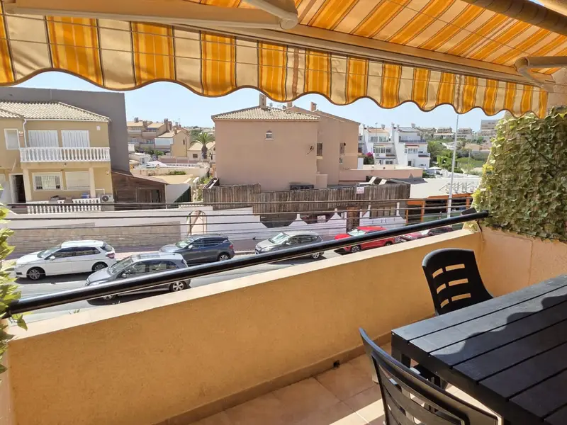 Apartamento en La Mata con Piscina Cerca de la Playa