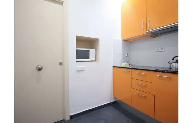 Estudio 18m² en El Raval Barcelona Amueblado Terraza Compartida