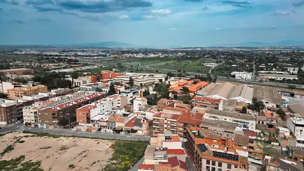 Casa Grande en El Palmar con Dos Patios y Posibilidad de Ampliacion