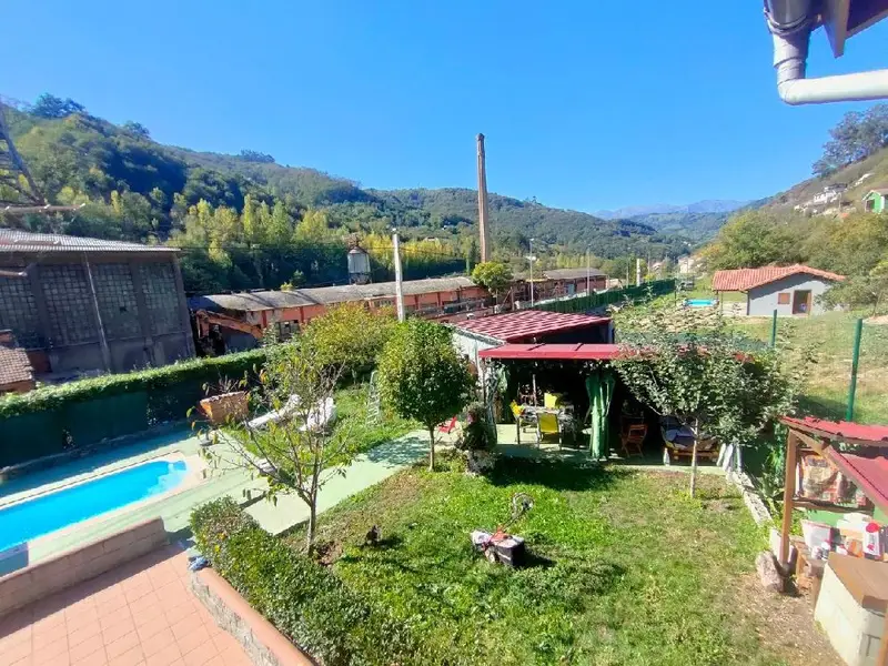 Venta Chalet con Piscina en Figaredo - Ideal Familias