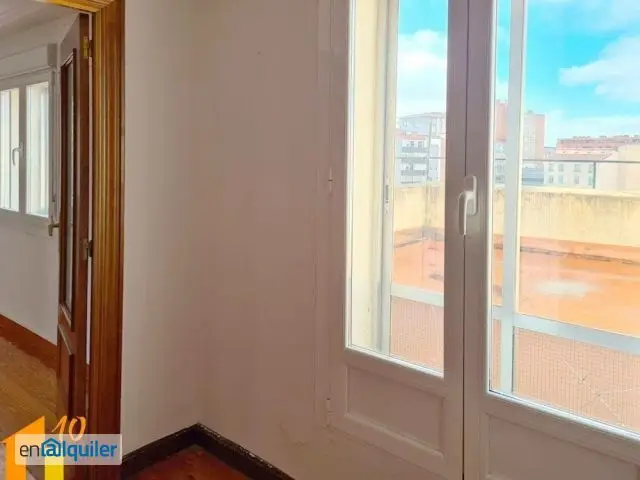 Alquiler Piso Zona Sur - 2 Dormitorios - Trastero
