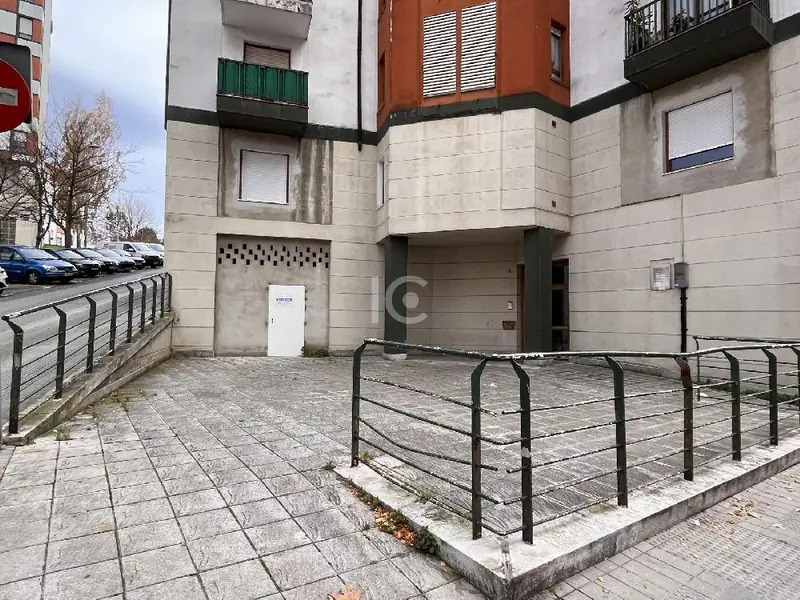 Venta Local Comercial Astrabudua Erandio 78m2 Salida Humos