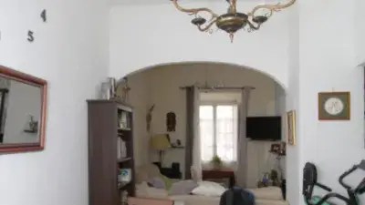 Casa en venta en Calle de la Almendra, cerca de Calle de los Infantes