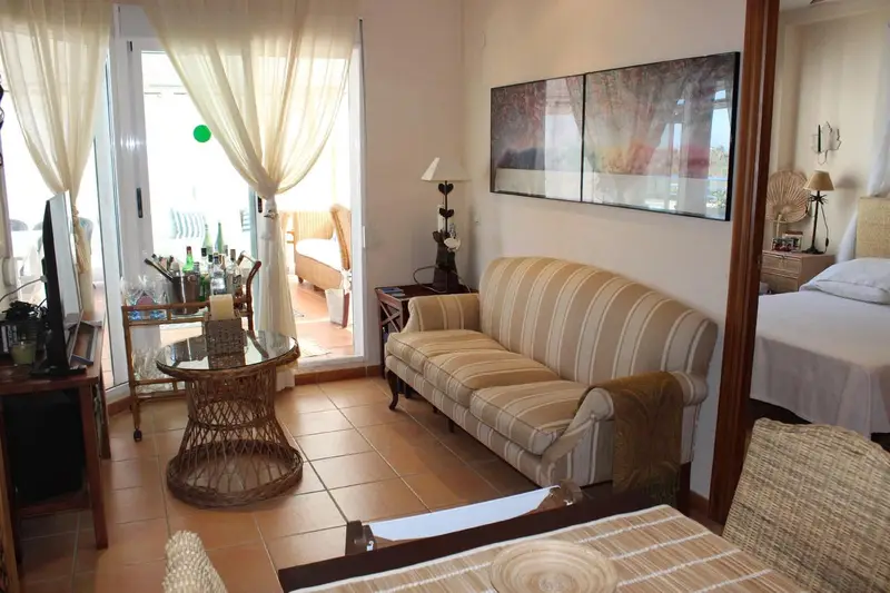Apartamento en Oliva Nova Golf con Gran Terraza y Piscina