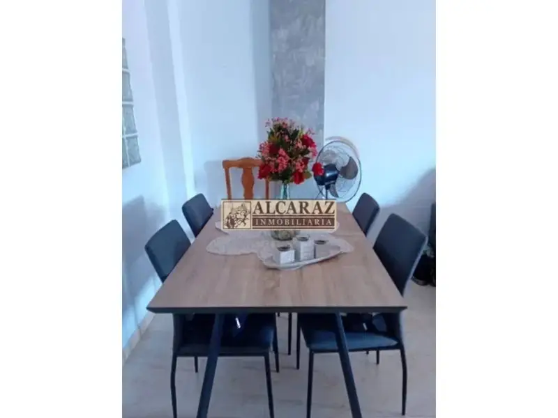 Chalet Adosado con Piscina y Terraza en Orihuela