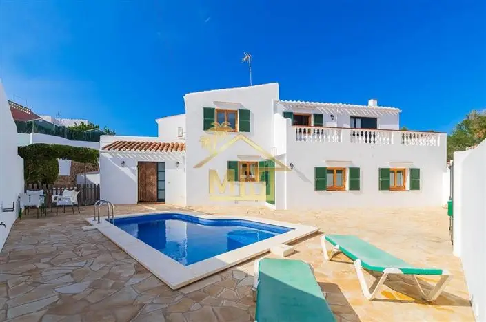 Casa de 7 Dormitorios en Venta Son Vilar