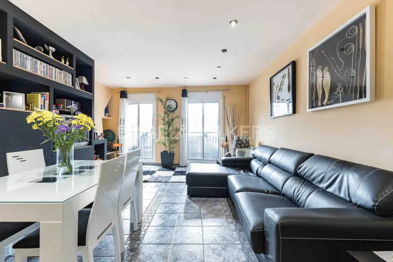 Casa con Local Comercial en Sant Feliu de Llobregat