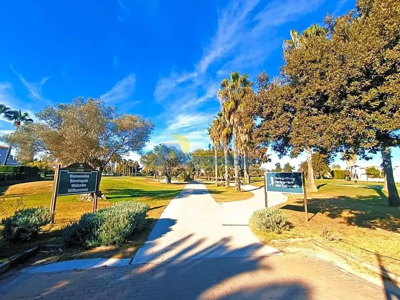 Chalet en Oliva Playa con Piscina Privada y Jardin