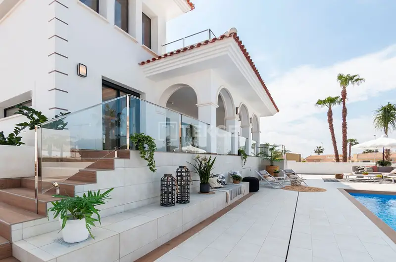 Elegante Villa 3 Dormitorios Piscina Privada Ciudad Quesada