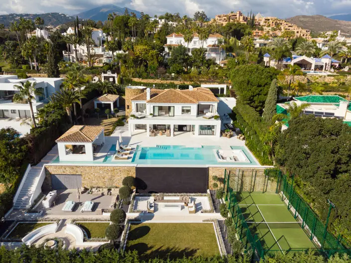 Villa de Lujo 5 Dormitorios en Nueva Andalucia