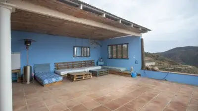 Villa de Lujo en Venta con Vistas al Mar y Piscina