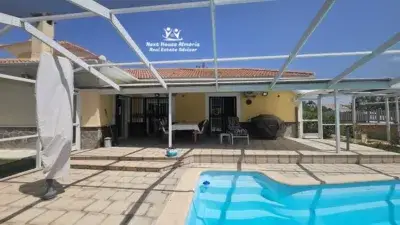 Villa con Piscina y Taller cerca de Partaloa