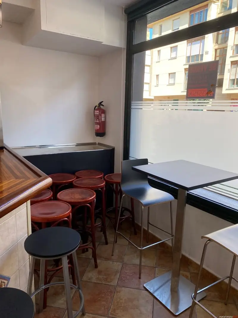 Cafeteria Bar en Venta Derio Vizcaya Totalmente Equipada