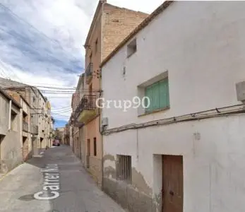 Casa de Pueblo en Cervera con Gran Potencial para Reformar