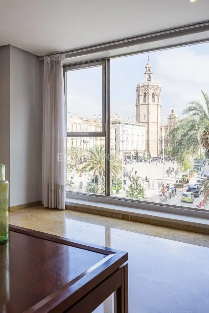 Apartamento Lujoso en Plaza Reina Valencia 187m2 Garaje