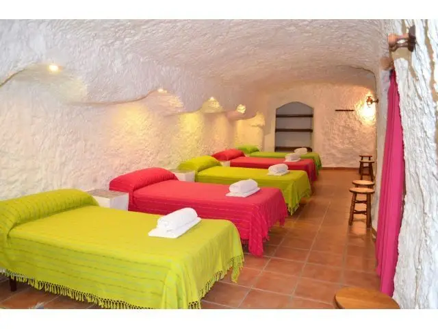 MARAVILLOSAS CUEVAS EN GORAFE, GRANADA Estación de Gorafe