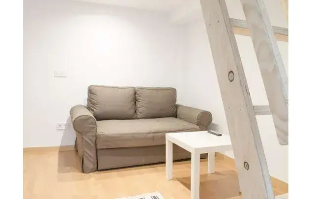 Estudio 30m2 Madrid Amueblado TV Balcon Aire Acondicionado