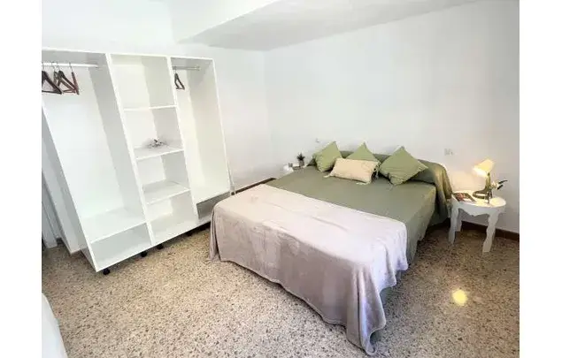 Habitaci
ón 100m
² Amueblada Burjassot Cerca Metro Gastos Incluidos