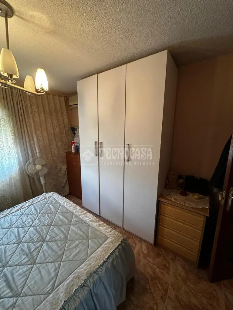 Piso en Venta Reyes Catolicos 3 Dormitorios 1 Baño 81m2