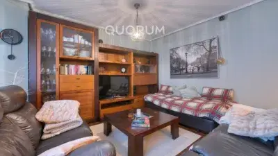 Piso en Venta Etxebarri  Amplios Balcones Garaje Trastero