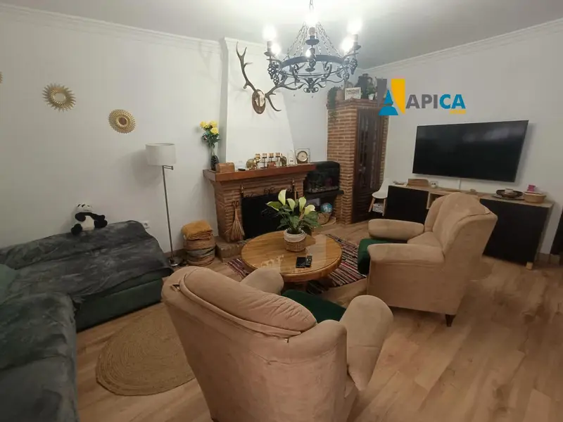 Casa en Algeciras 2 dormitorios chimenea cocina amplia azotea