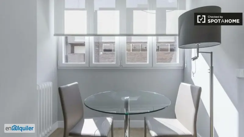 Apartamento Moderno 2 Dormitorios Nueva Espa												ña Madrid