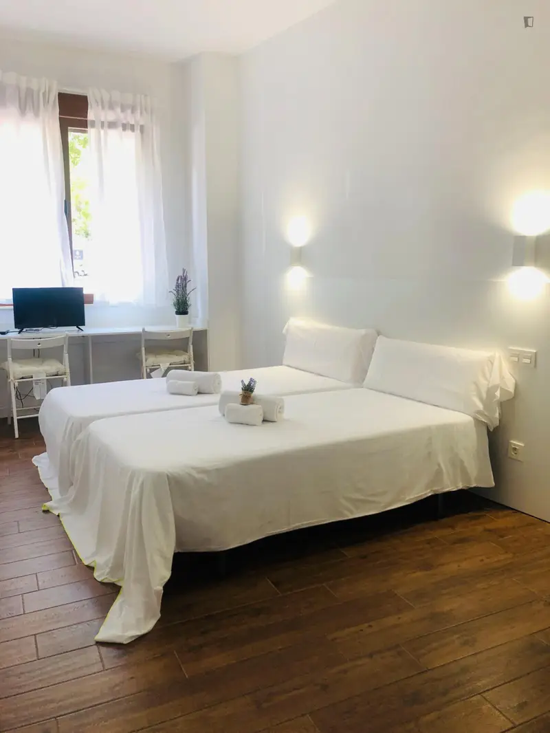 Estudio Planta Baja con Servicios Incluidos