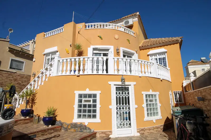 Villa 4 Dormitorios San Miguel de Salinas Piscina Reformada