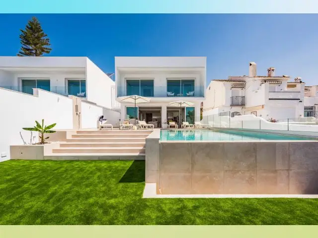 Chalet 4 Dormitorios Nerja Alquiler Piscina Privada