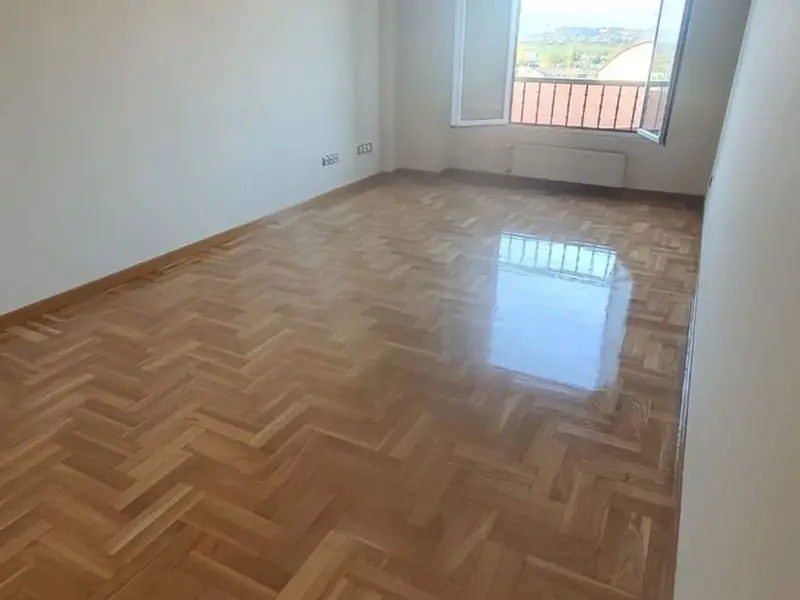 Venta Piso en Lugones Asturias 2 Dormitorios 2 Baños Garaje Trastero
