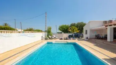 Chalet en Denia con Piscina Privada cerca de la Playa para 8 Personas