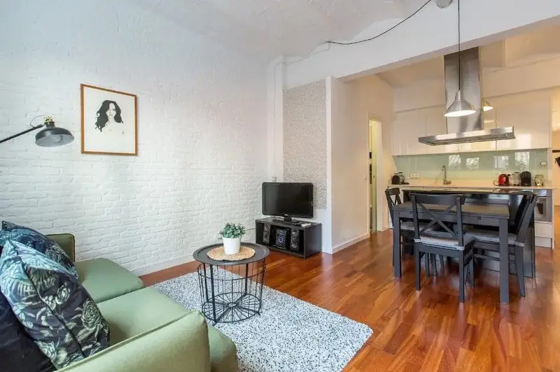 Loft con Terraza en Sagrada Familia Ideal para Inversores