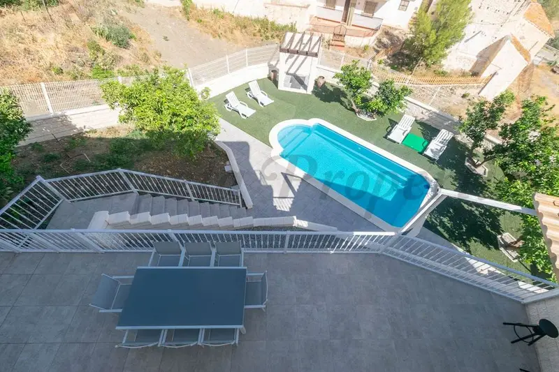 Adosado en Daimalos con Piscina Privada Jacuzzi Sauna y Baño Arabe