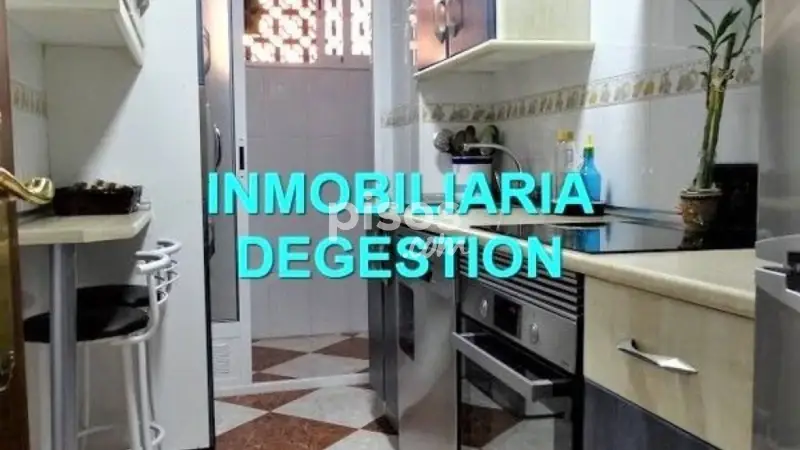 Piso en venta en Linares