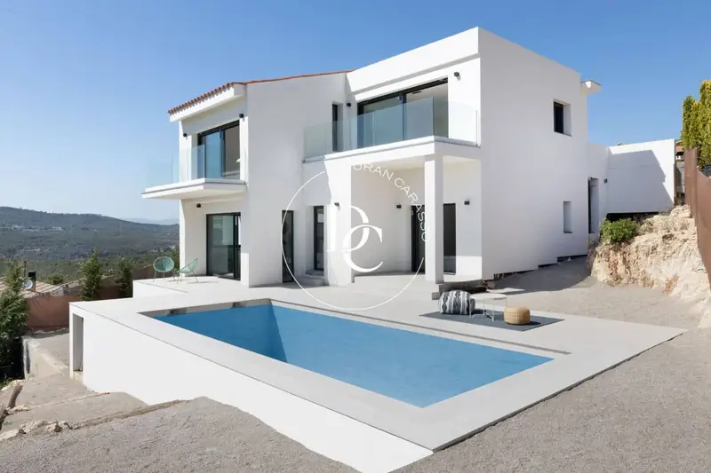 Chalet en venta en Canyelles, Barcelona