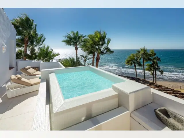 Ático de Lujo en Marbella Milla de Oro Vistas al Mar