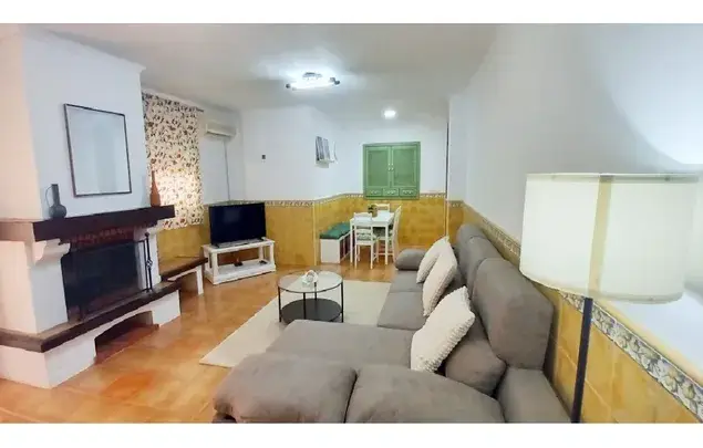 Rent 5 bedroom house of 1000 m² in Rincón de la Victoria