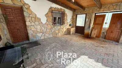 Chalet en venta 160m2 con patio 80m2 Ronda de la Vega