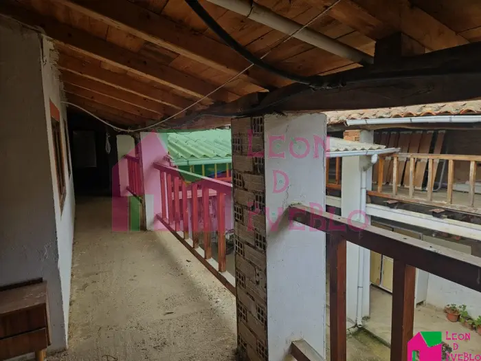 GRAN CASA TRADICIONAL CON TERRENO