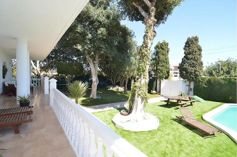 Villa en Venta Torrevieja 4 Dormitorios 4 Banos Piscina Privada