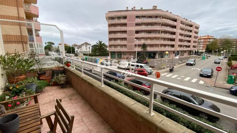 Piso en venta en Paseo de Ocharan Mazas