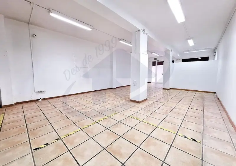Venta Local Comercial con Trastero en Barbera del Valles