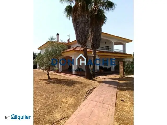Chalet 8 habitaciones 6 baños piscina Badajoz