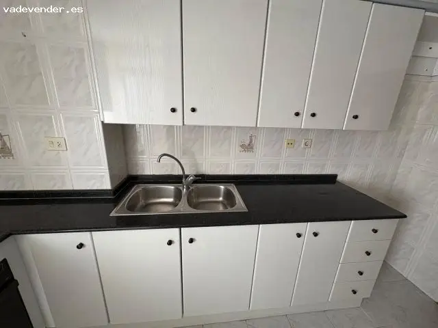 Piso en venta en Almansa 3 habitaciones 2 baños garaje incluido