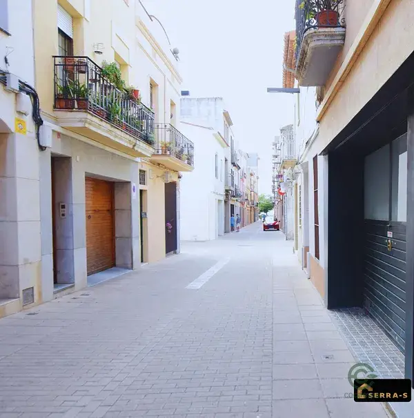 Casa en Mataró a Reformar con 299m2 Cerca de la Playa